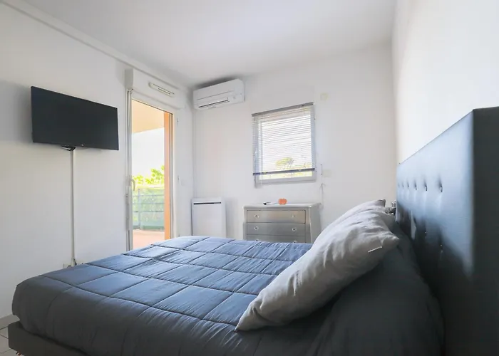 Sweet Apartment In Mandelieu - Pool & Tennis Court