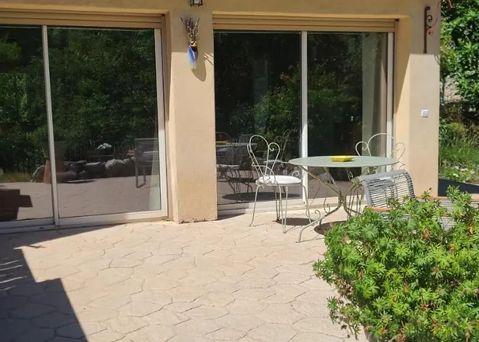 La Laghetanne, idéalement située entre Nice et Monaco Maison Indépendante Voiture indispensable